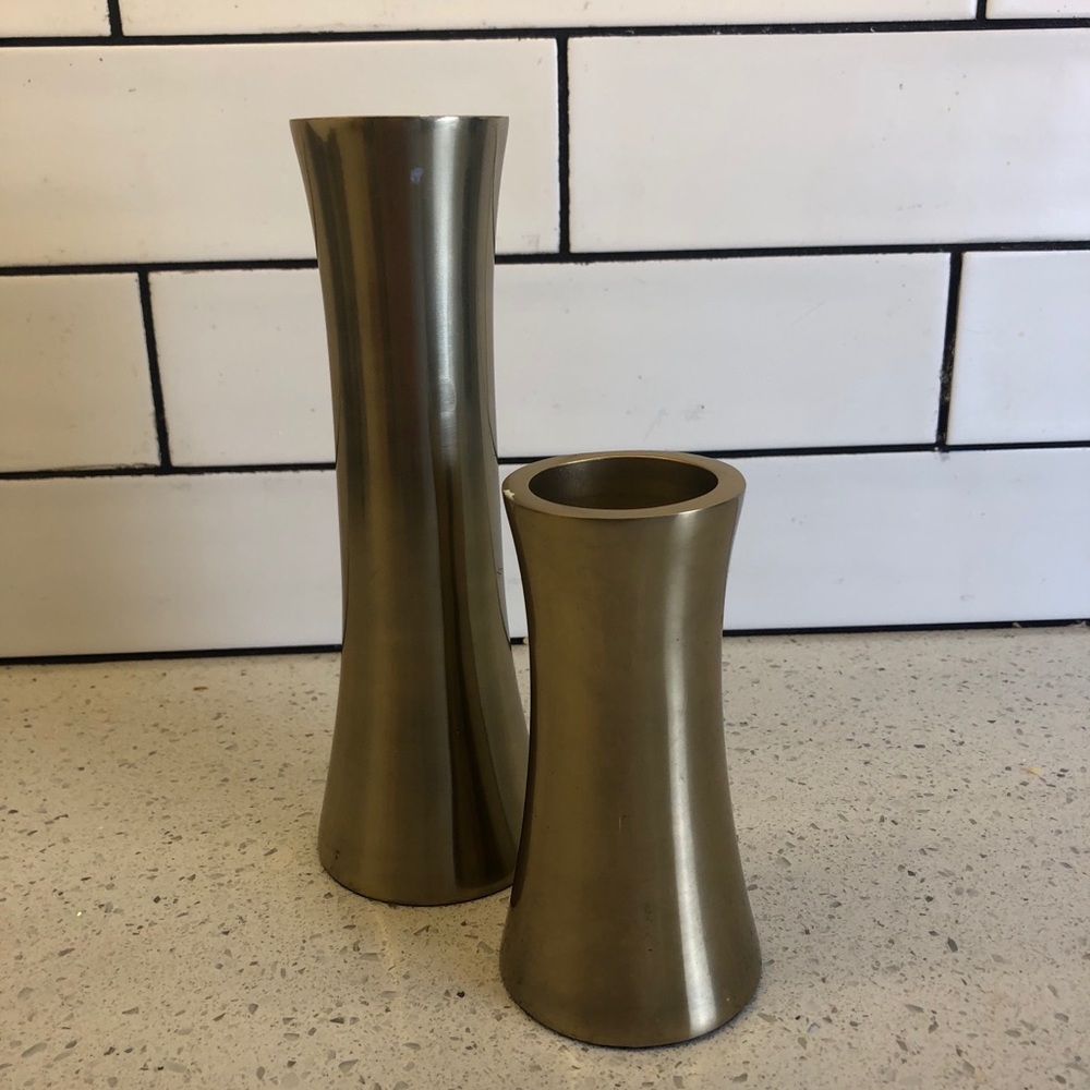 Set of 2 gold tea light candle holders